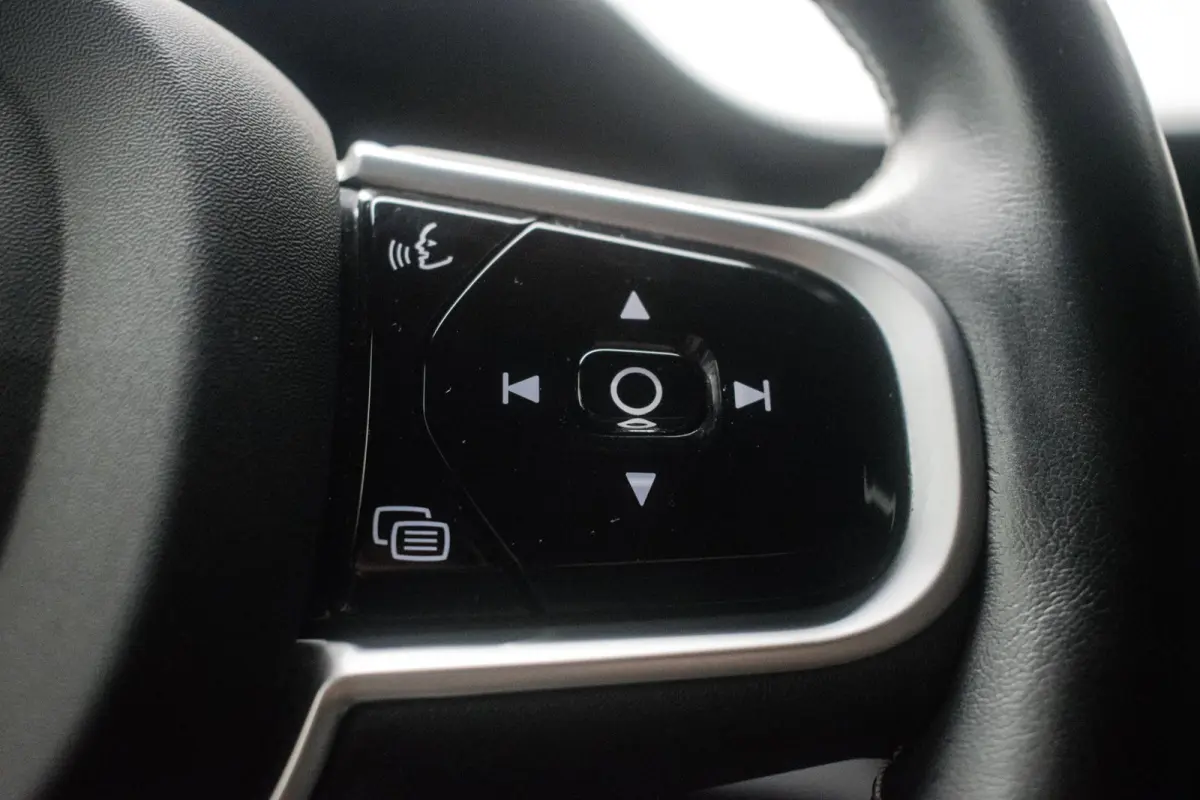 2.0 B3 R-Design Black Pack NL-auto [ Massage Stoelkoeling/verwarming Harman-Kardon Nappa Memory Pilot Assist DAB ]