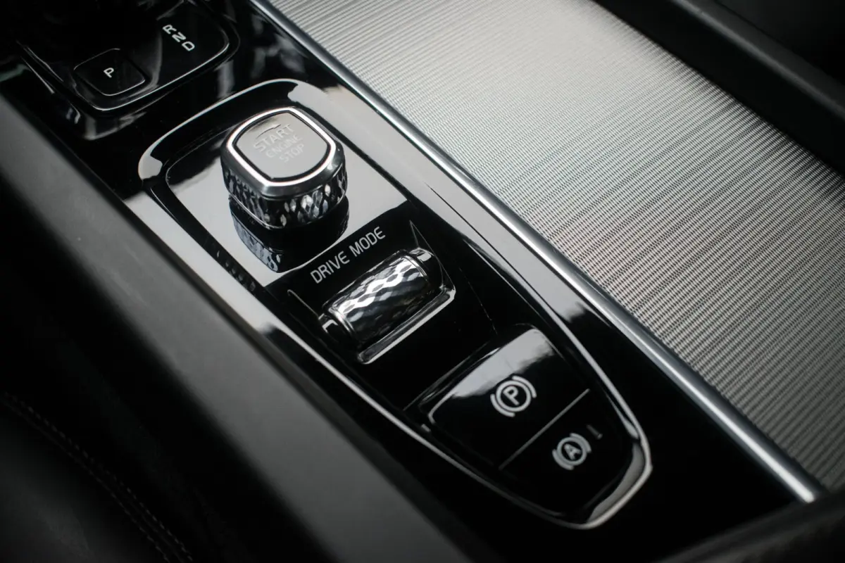 2.0 B3 R-Design Black Pack NL-auto [ Massage Stoelkoeling/verwarming Harman-Kardon Nappa Memory Pilot Assist DAB ]
