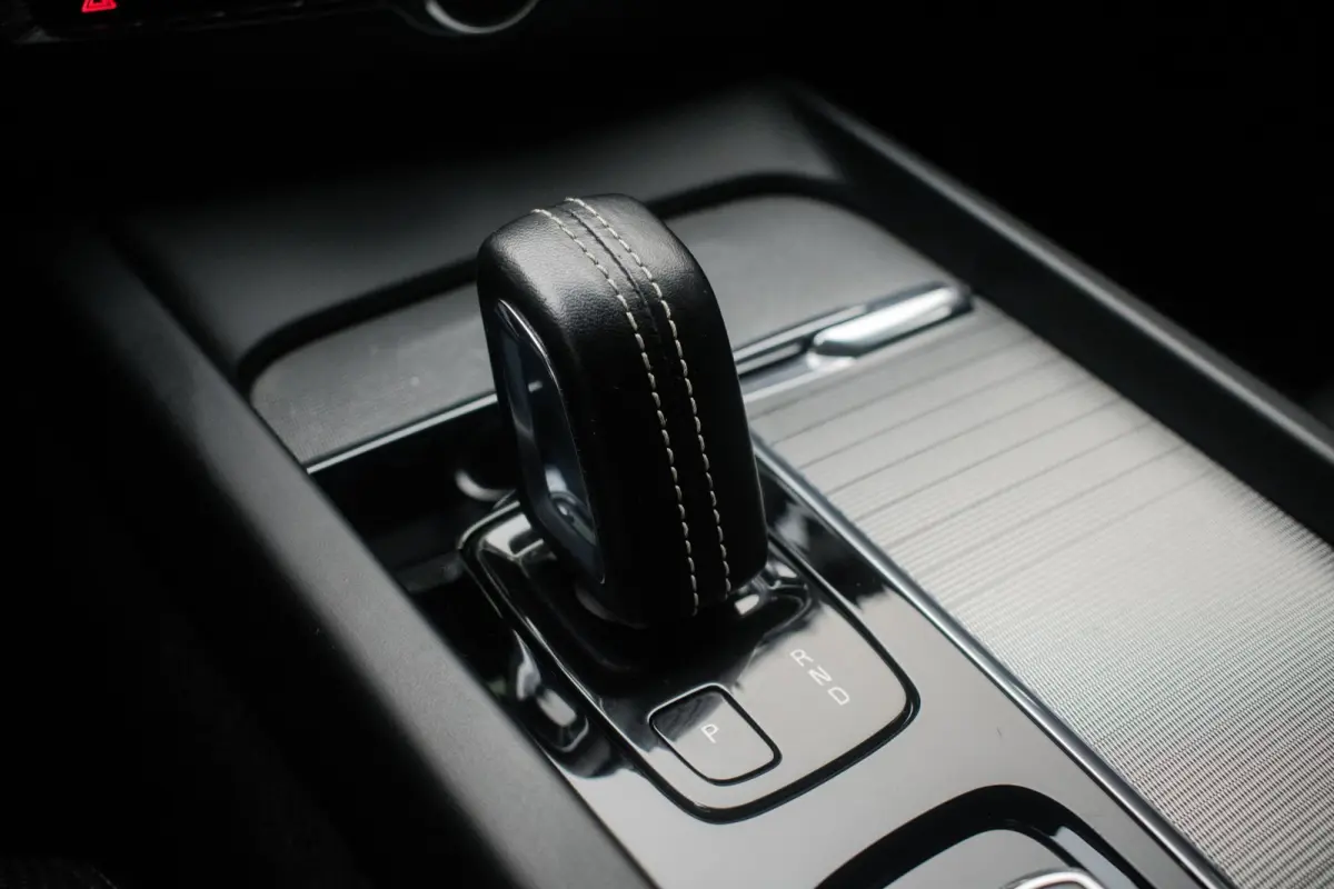 2.0 B3 R-Design Black Pack NL-auto [ Massage Stoelkoeling/verwarming Harman-Kardon Nappa Memory Pilot Assist DAB ]