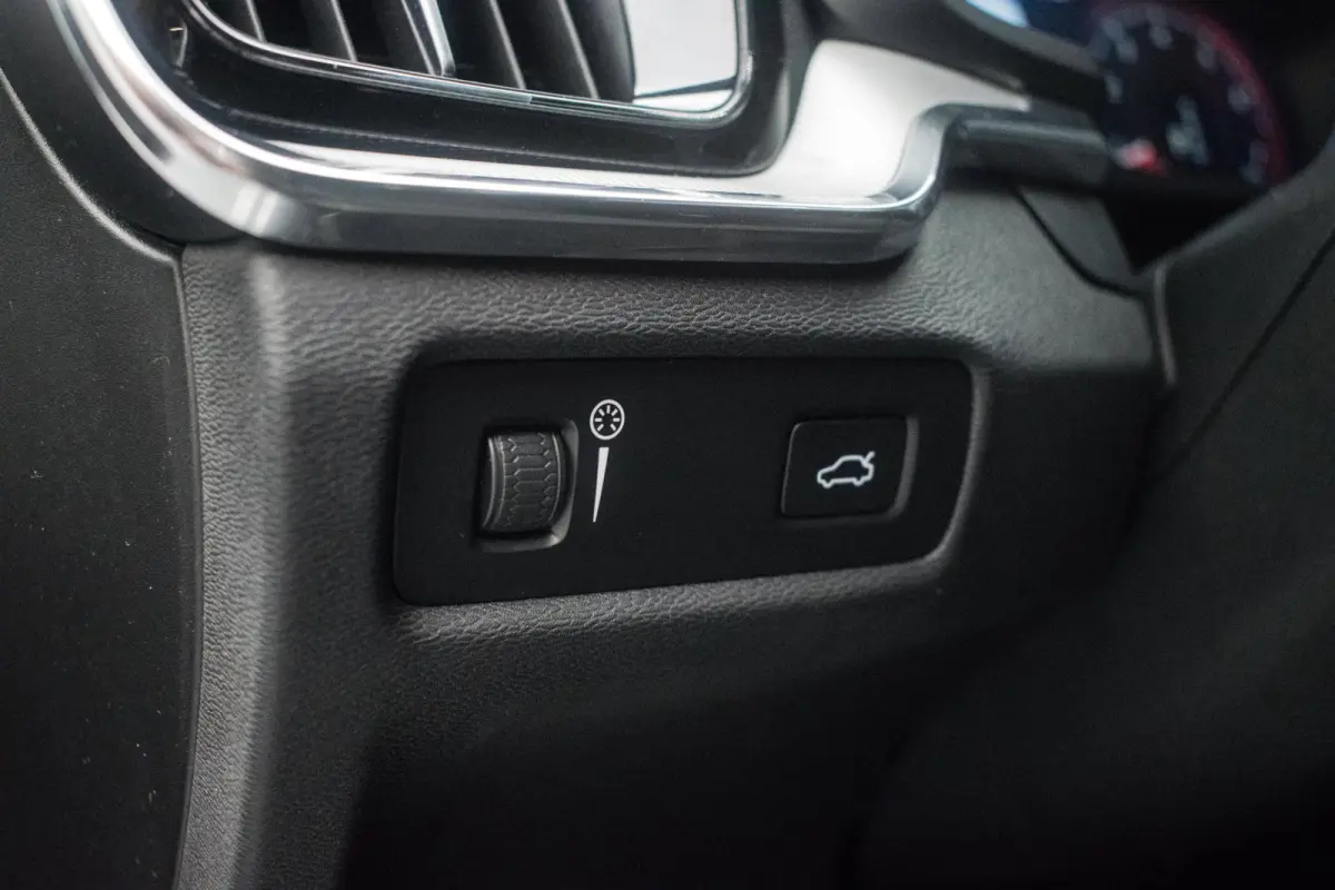 2.0 B3 R-Design Black Pack NL-auto [ Massage Stoelkoeling/verwarming Harman-Kardon Nappa Memory Pilot Assist DAB ]