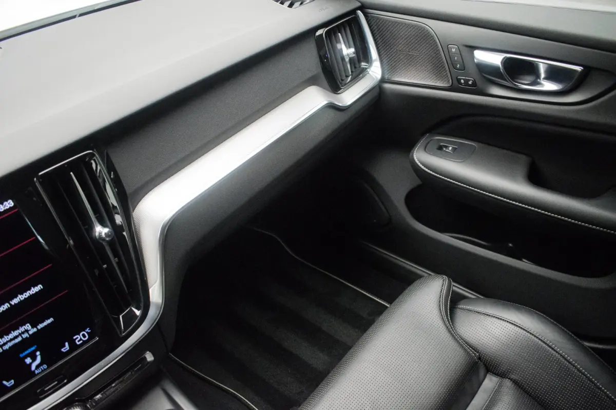 2.0 B3 R-Design Black Pack NL-auto [ Massage Stoelkoeling/verwarming Harman-Kardon Nappa Memory Pilot Assist DAB ]