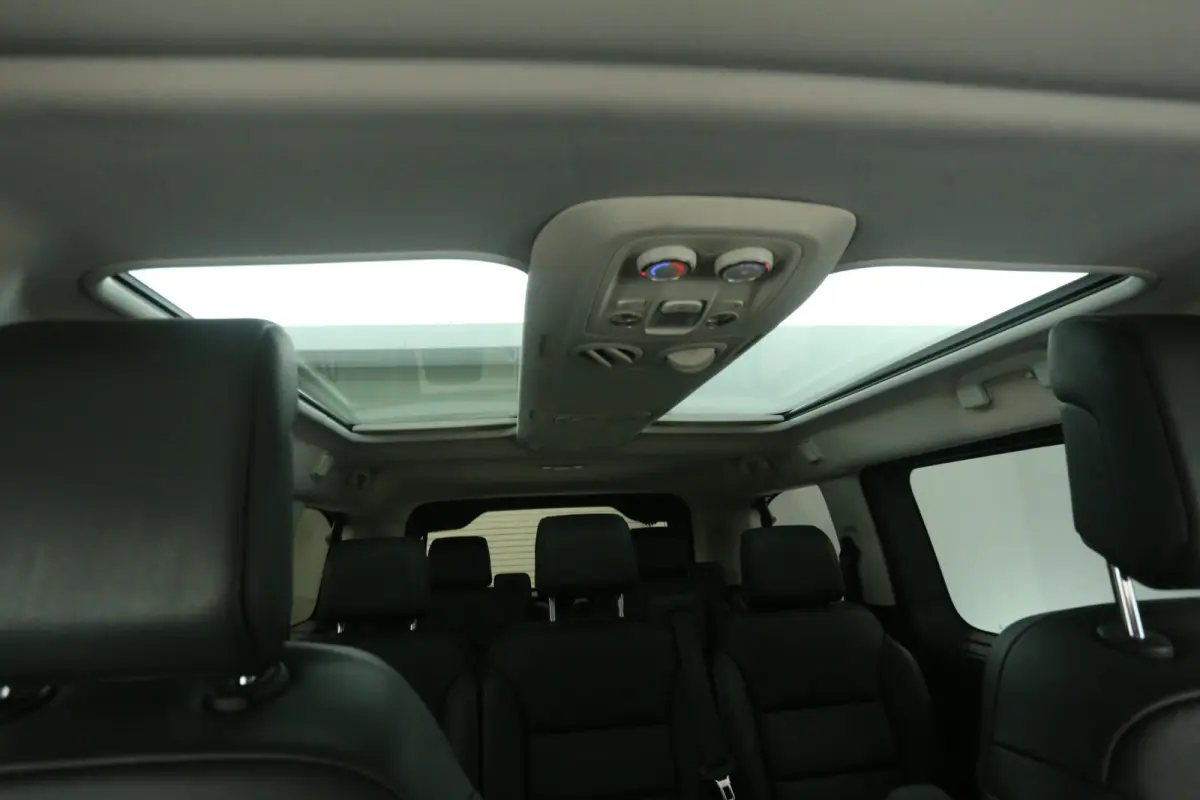 75 kWh L2H1 Long Range | 7 Zits | Pano | Snelladen | SOH 92% | Clima | Camera | HUD | Cruise | Carplay | 2xSchuifdeur Elektr.