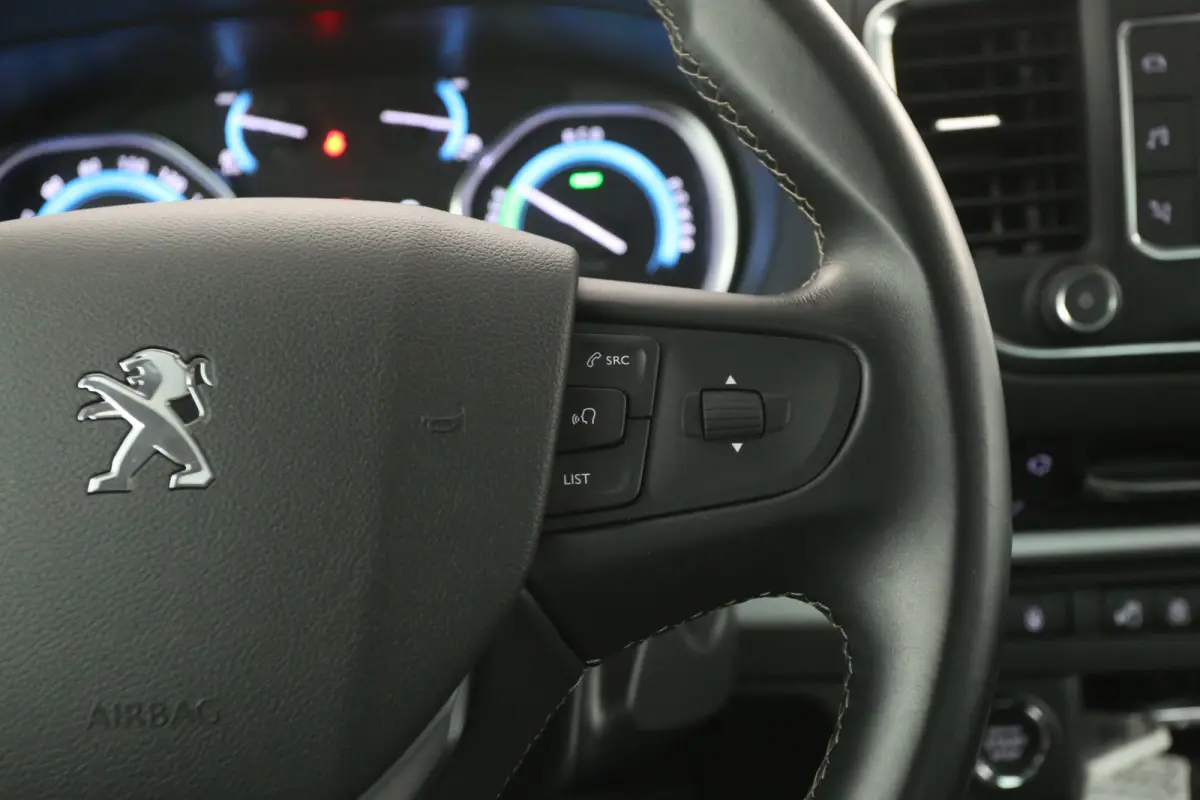 75 kWh L2H1 Long Range | 7 Zits | Pano | Snelladen | SOH 92% | Clima | Camera | HUD | Cruise | Carplay | 2xSchuifdeur Elektr.