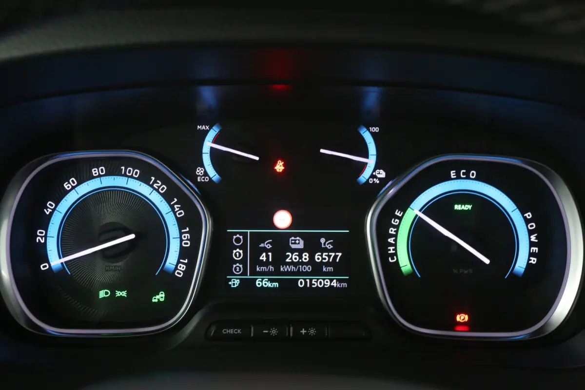 75 kWh L2H1 Long Range | 7 Zits | Pano | Snelladen | SOH 92% | Clima | Camera | HUD | Cruise | Carplay | 2xSchuifdeur Elektr.
