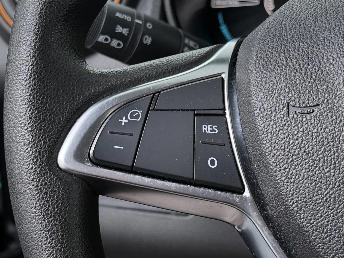 Comfort Plus (Orange Pack) | achteruitrijcamera | Apple Carplay/Android Auto |