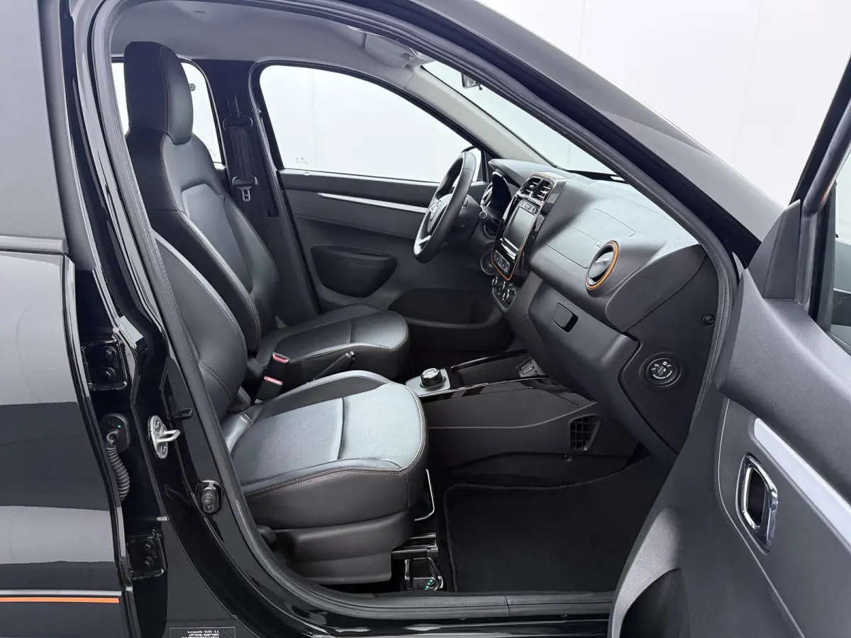 Comfort Plus (Orange Pack) | achteruitrijcamera | Apple Carplay/Android Auto |
