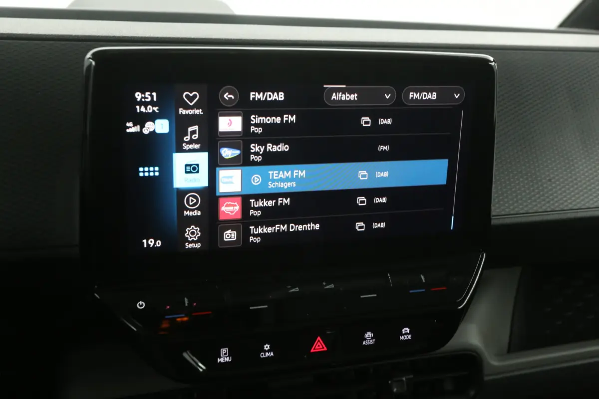 77 kWh 204PK L1H1 | Snelladen | SOH 95% | Airco | Cruise | Carplay | 3 Zits | Trekhaak | Parkeersens.