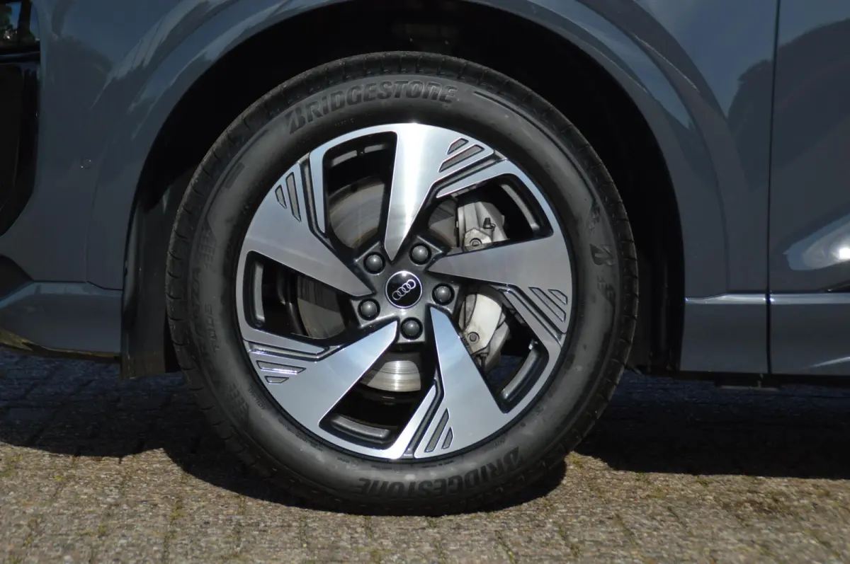 Advanced edition 83 kWh 16321 km!