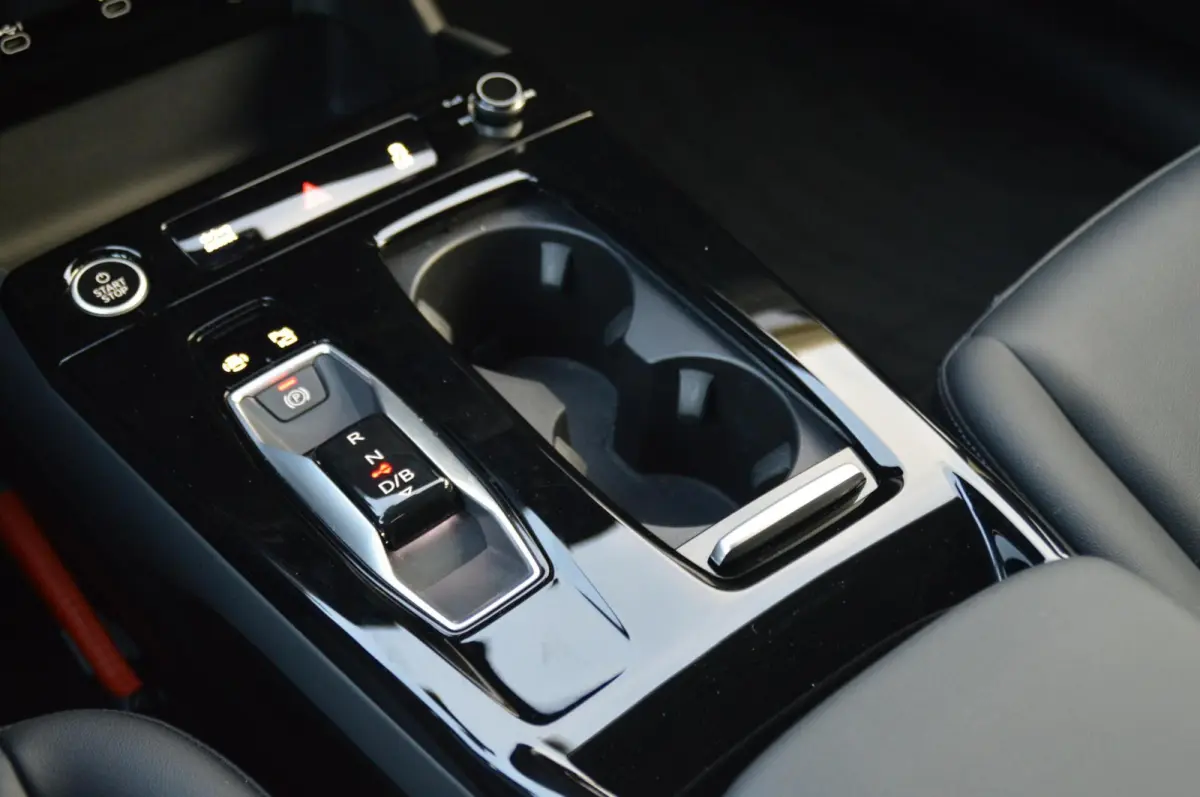 Advanced edition 83 kWh 16321 km!