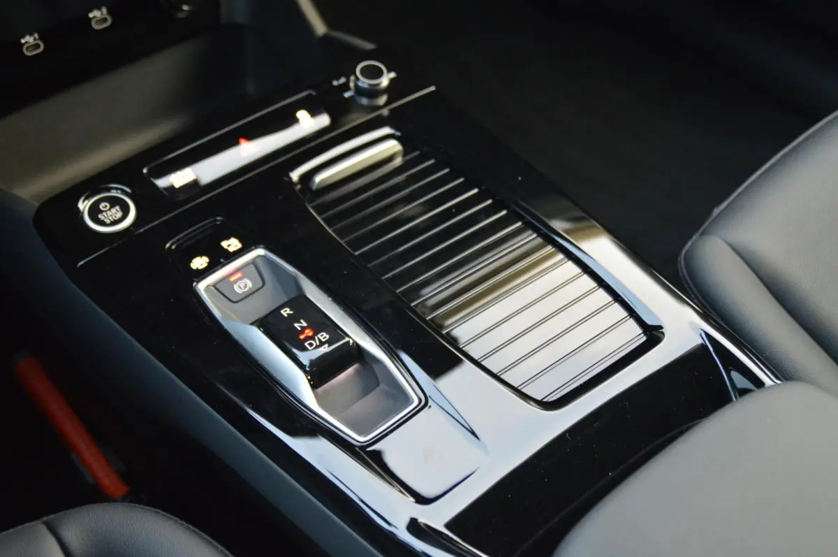Advanced edition 83 kWh 16321 km!