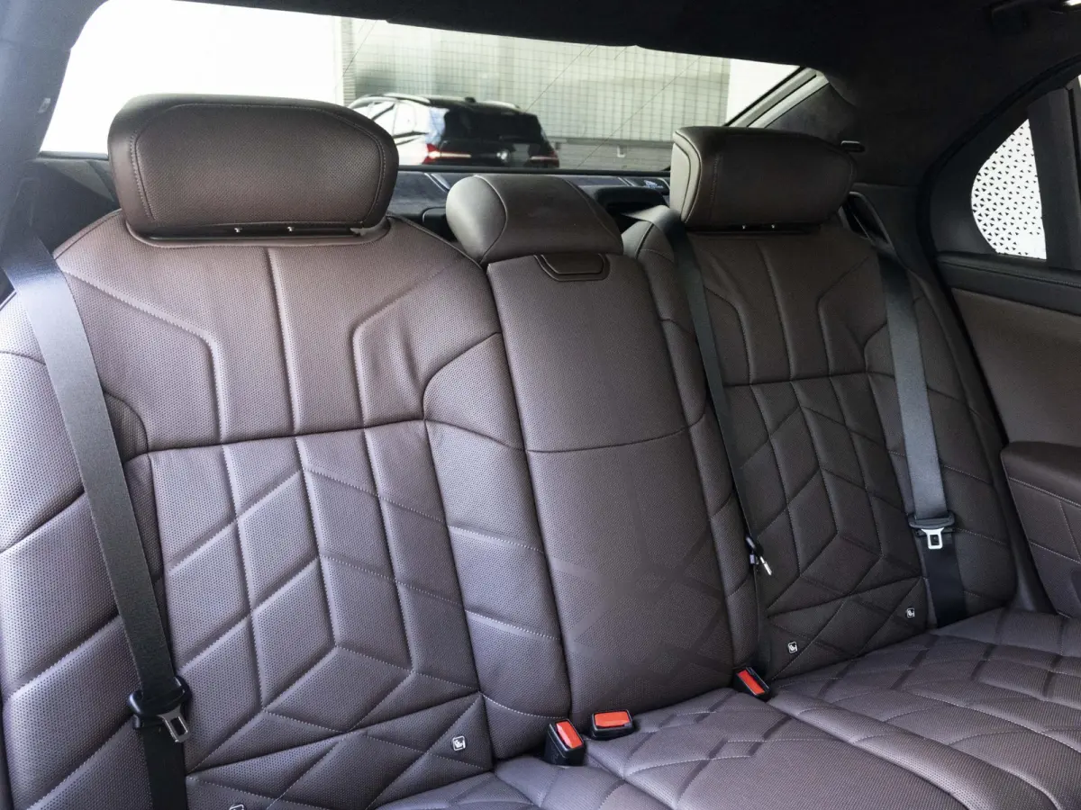 xDrive50 M Sportpakket | Executive pakket | Connaisseur pakket
