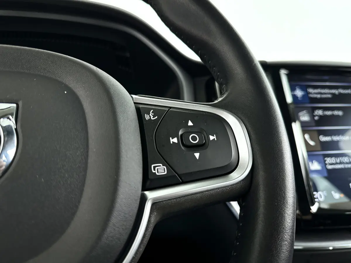 T5 Momentum | Parkeercamera | Stoelverwarming | Leder | Trekhaak