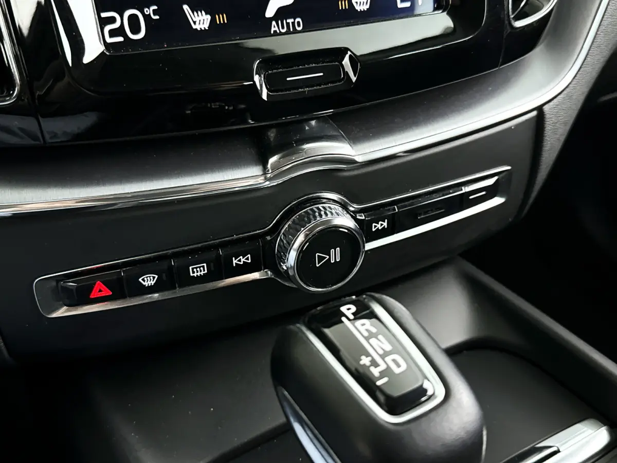 T5 Momentum | Parkeercamera | Stoelverwarming | Leder | Trekhaak