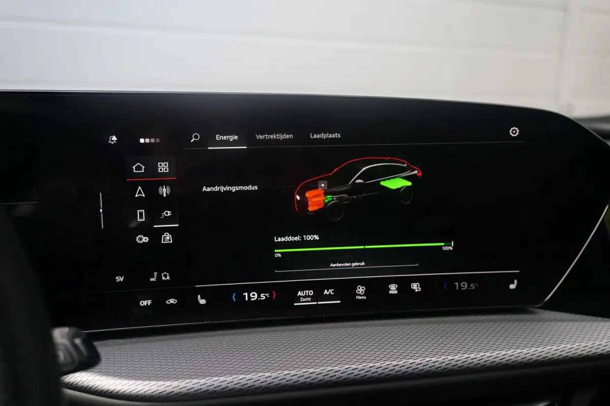 2.0 TFSI e-hybrid quattro S edition Competition | Panoramadak | SQ5 Uitlaat | Trekhaak | 22" Velgen