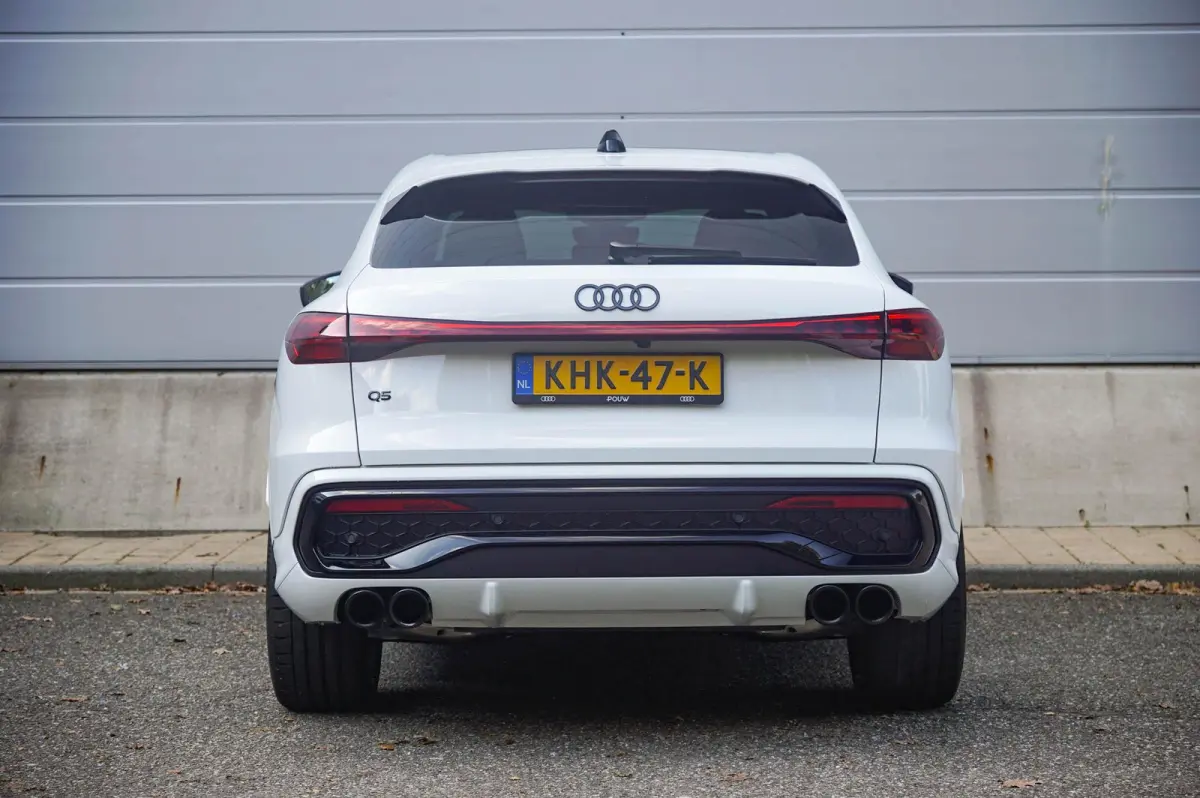 2.0 TFSI e-hybrid quattro S edition Competition | Panoramadak | SQ5 Uitlaat | Trekhaak | 22" Velgen
