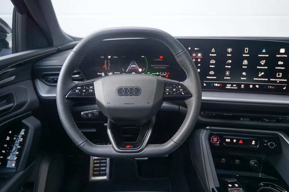2.0 TFSI e-hybrid quattro S edition Competition | Panoramadak | SQ5 Uitlaat | Trekhaak | 22" Velgen
