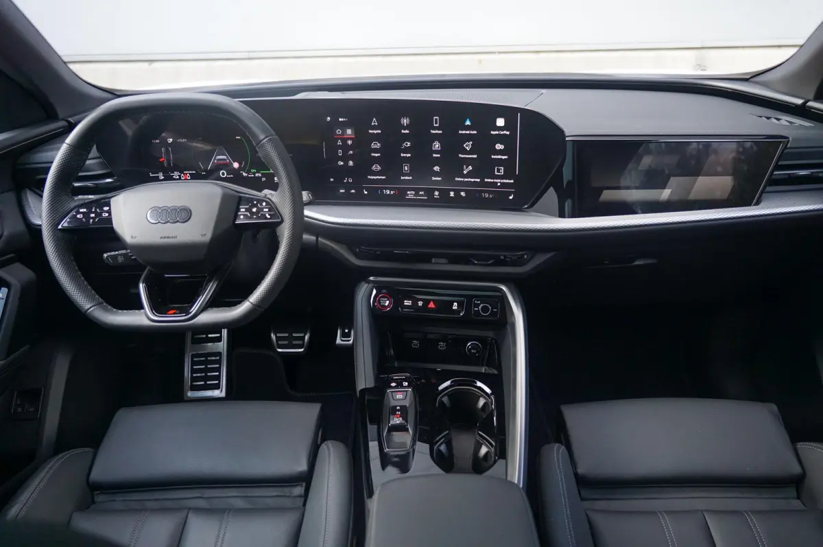 2.0 TFSI e-hybrid quattro S edition Competition | Panoramadak | SQ5 Uitlaat | Trekhaak | 22" Velgen