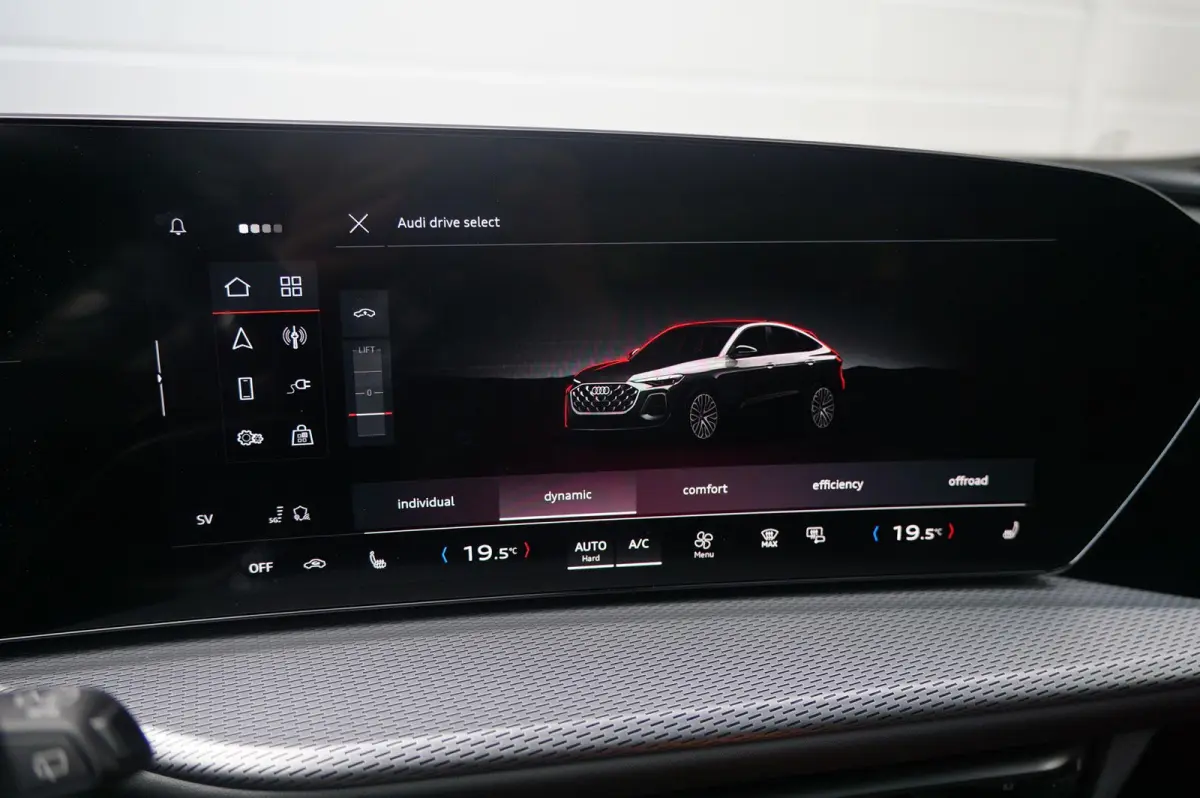 2.0 TFSI e-hybrid quattro S edition Competition | Panoramadak | SQ5 Uitlaat | Trekhaak | 22" Velgen