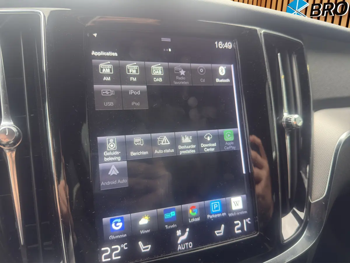 2.0 T5 Inscription | Styling kit | Harman/Kardon | Trekhaak | Camera | Adaptive Cruise | 20" Velgen
