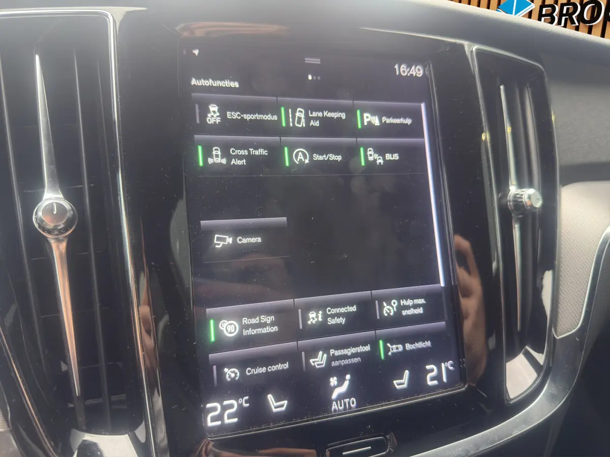 2.0 T5 Inscription | Styling kit | Harman/Kardon | Trekhaak | Camera | Adaptive Cruise | 20" Velgen