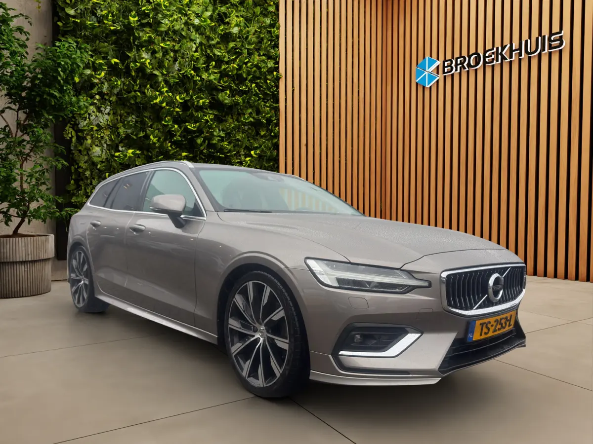 2.0 T5 Inscription | Styling kit | Harman/Kardon | Trekhaak | Camera | Adaptive Cruise | 20" Velgen