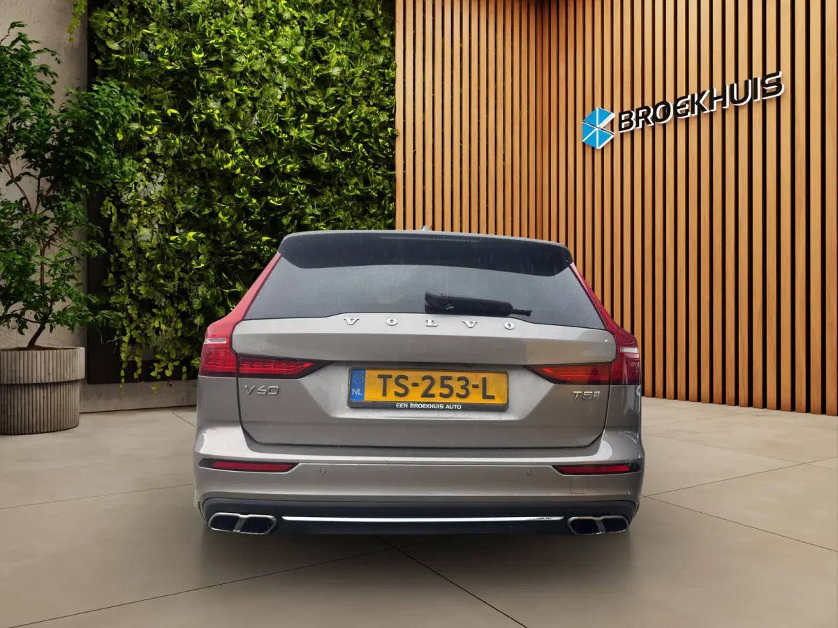 2.0 T5 Inscription | Styling kit | Harman/Kardon | Trekhaak | Camera | Adaptive Cruise | 20" Velgen