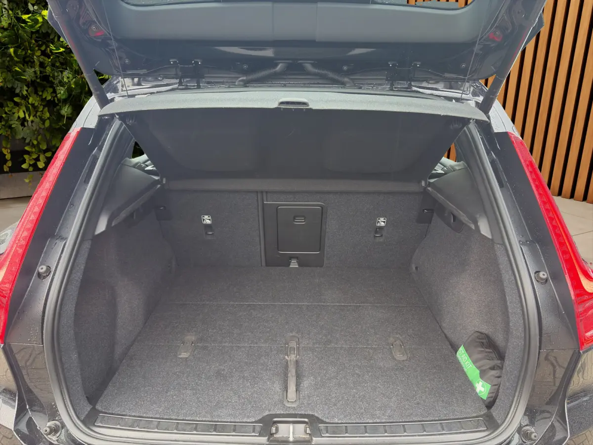 Plus 70 kWh | Camera | Stuur/stoelverwarming | Sfeer | Keyless