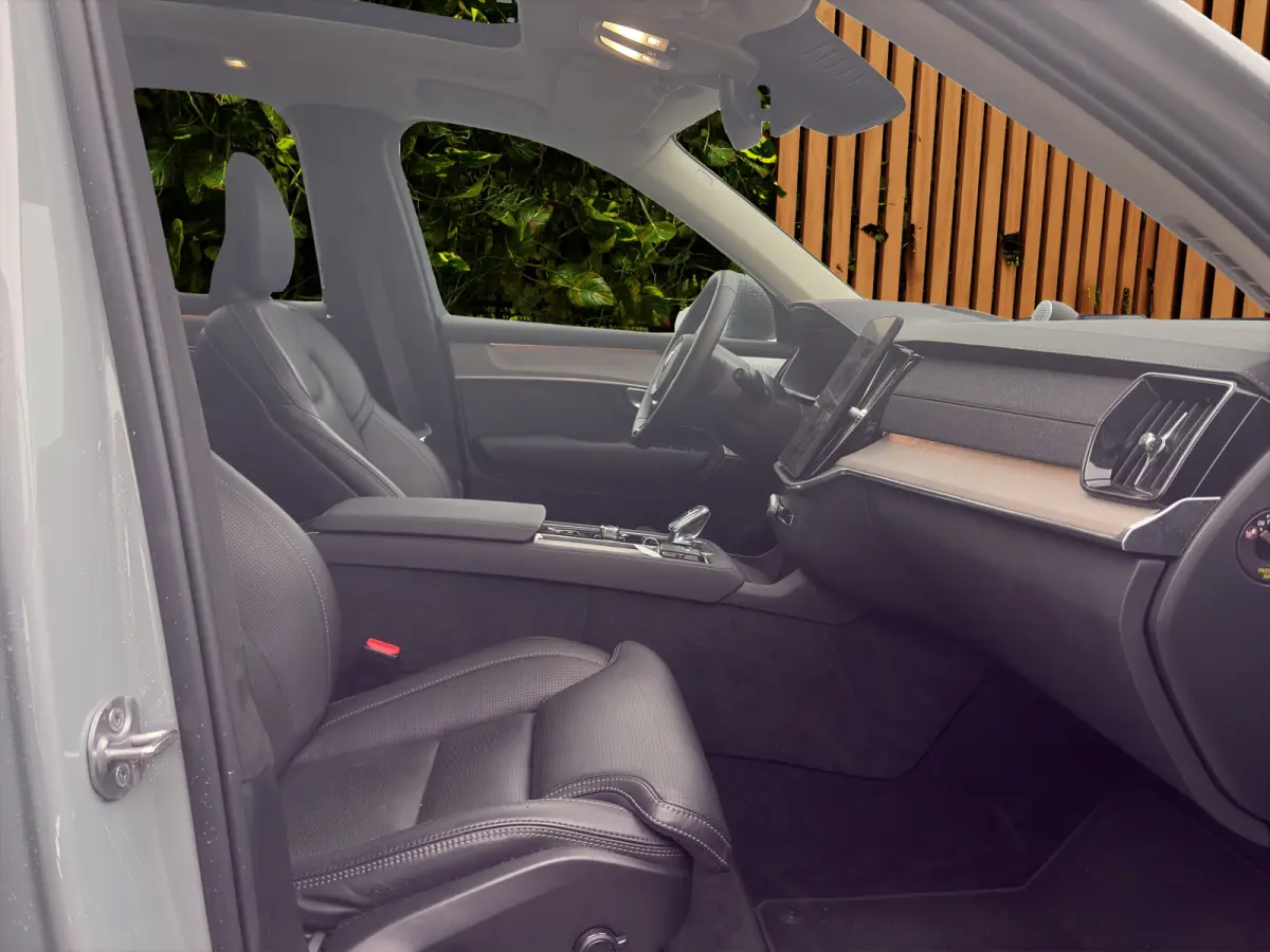 2.0 T8 Plug-in hybrid AWD Ultra Dark | Trekhaak | Luchtvering | Bowers&Wilkins | Massage/ventilatie