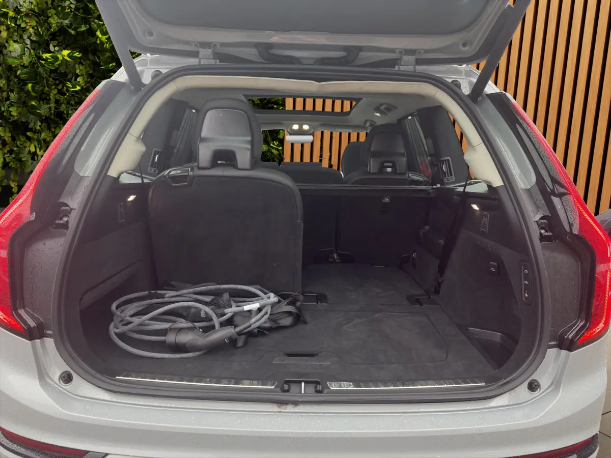 2.0 T8 Plug-in hybrid AWD Ultra Dark | Trekhaak | Luchtvering | Bowers&Wilkins | Massage/ventilatie