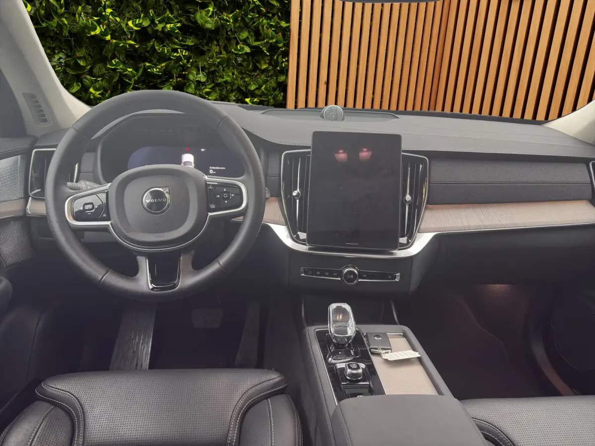 2.0 T8 Plug-in hybrid AWD Ultra Dark | Trekhaak | Luchtvering | Bowers&Wilkins | Massage/ventilatie