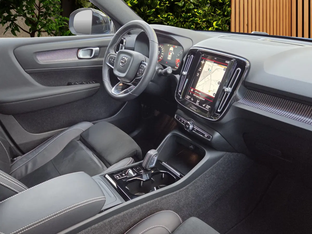 1.5 T3 R-Design | 1e Eigenaar | Camera | Adaptive Cruise | BLIS | Stuur/stoelverwarming