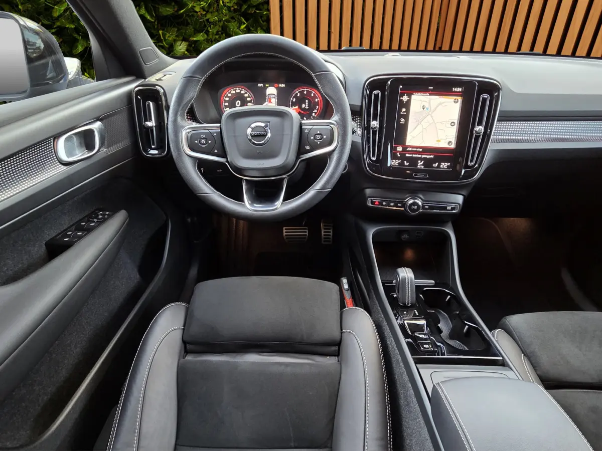 1.5 T3 R-Design | 1e Eigenaar | Camera | Adaptive Cruise | BLIS | Stuur/stoelverwarming