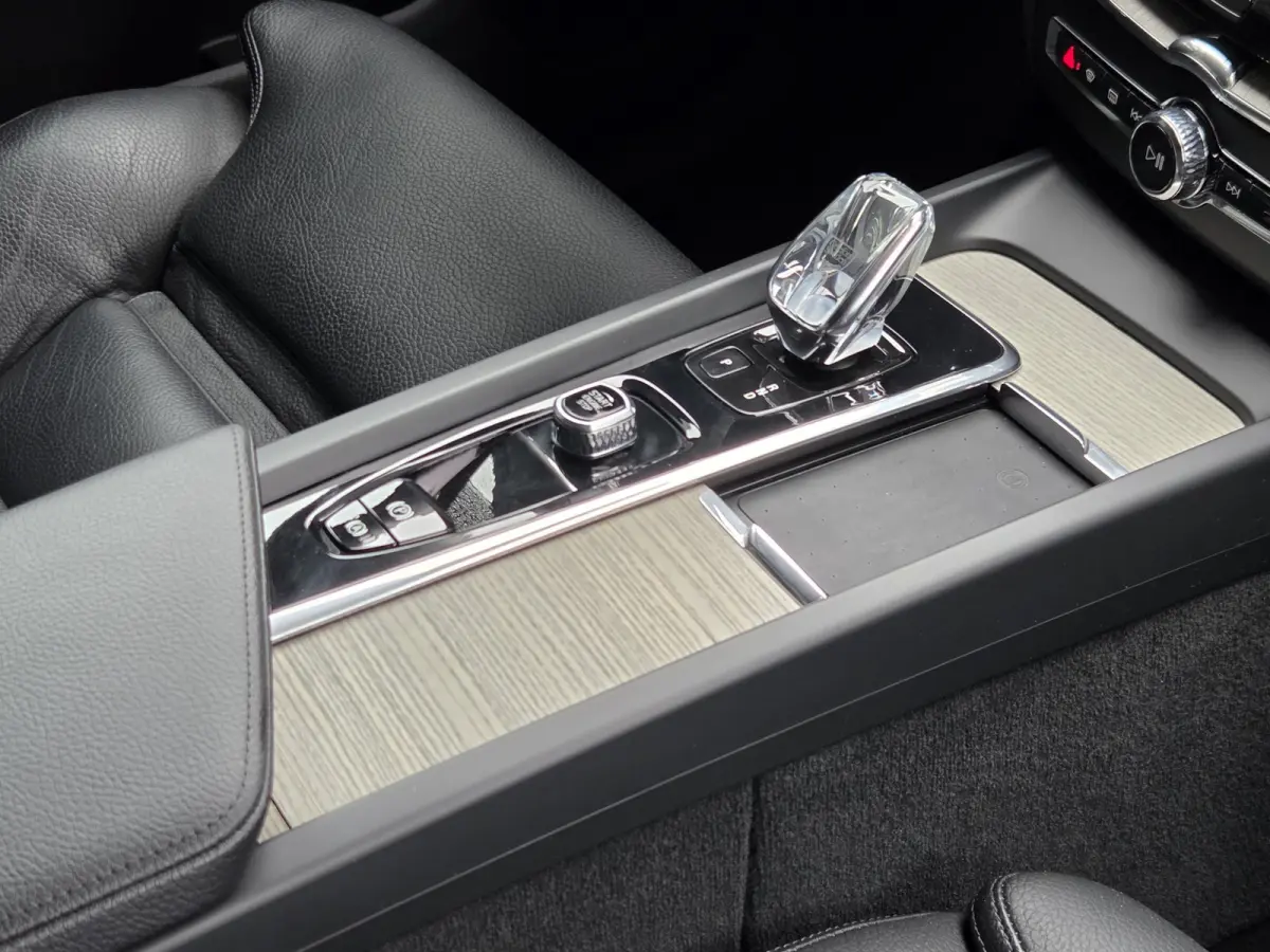 2.0 T8 Plug-in hybrid AWD Inscription | Trekhaak | 360 Cam | Pano | Memory | Pilot Assist | Harman/Kardon