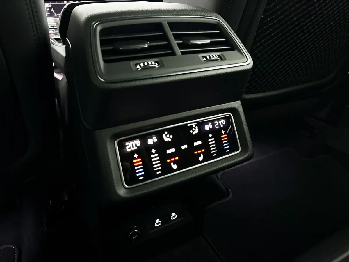 55 quattro S edition 95 kWh | SOH 87% | 360° camera | Bang & Olufsen Premium | Matrix led | Stoelverwarming