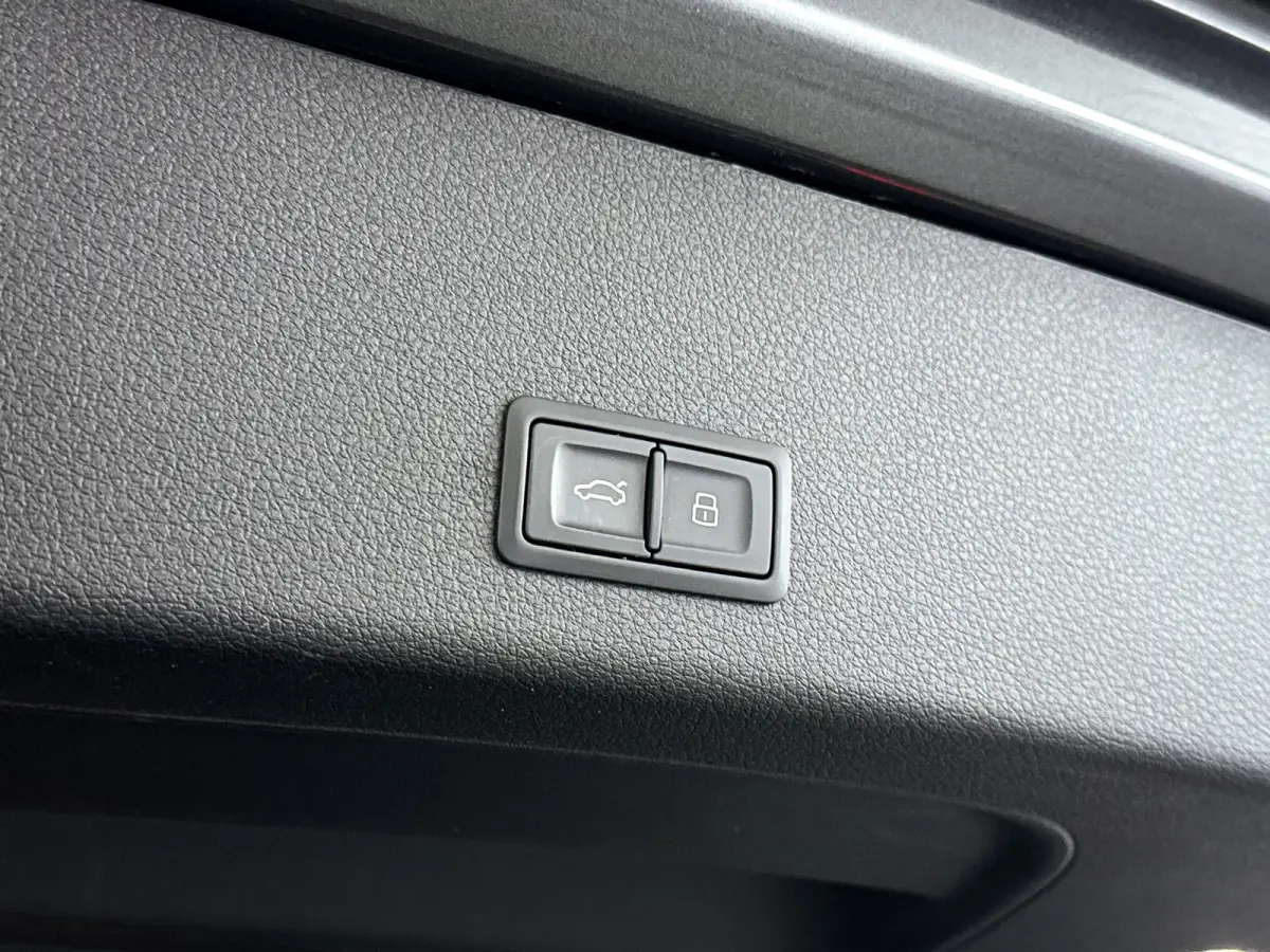 55 quattro S edition 95 kWh | SOH 87% | 360° camera | Bang & Olufsen Premium | Matrix led | Stoelverwarming