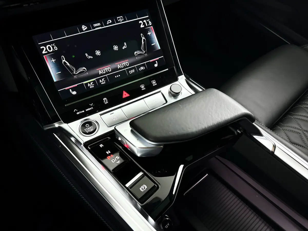 55 quattro S edition 95 kWh | SOH 87% | 360° camera | Bang & Olufsen Premium | Matrix led | Stoelverwarming