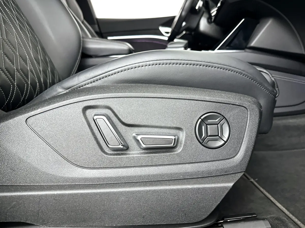 55 quattro S edition 95 kWh | SOH 87% | 360° camera | Bang & Olufsen Premium | Matrix led | Stoelverwarming