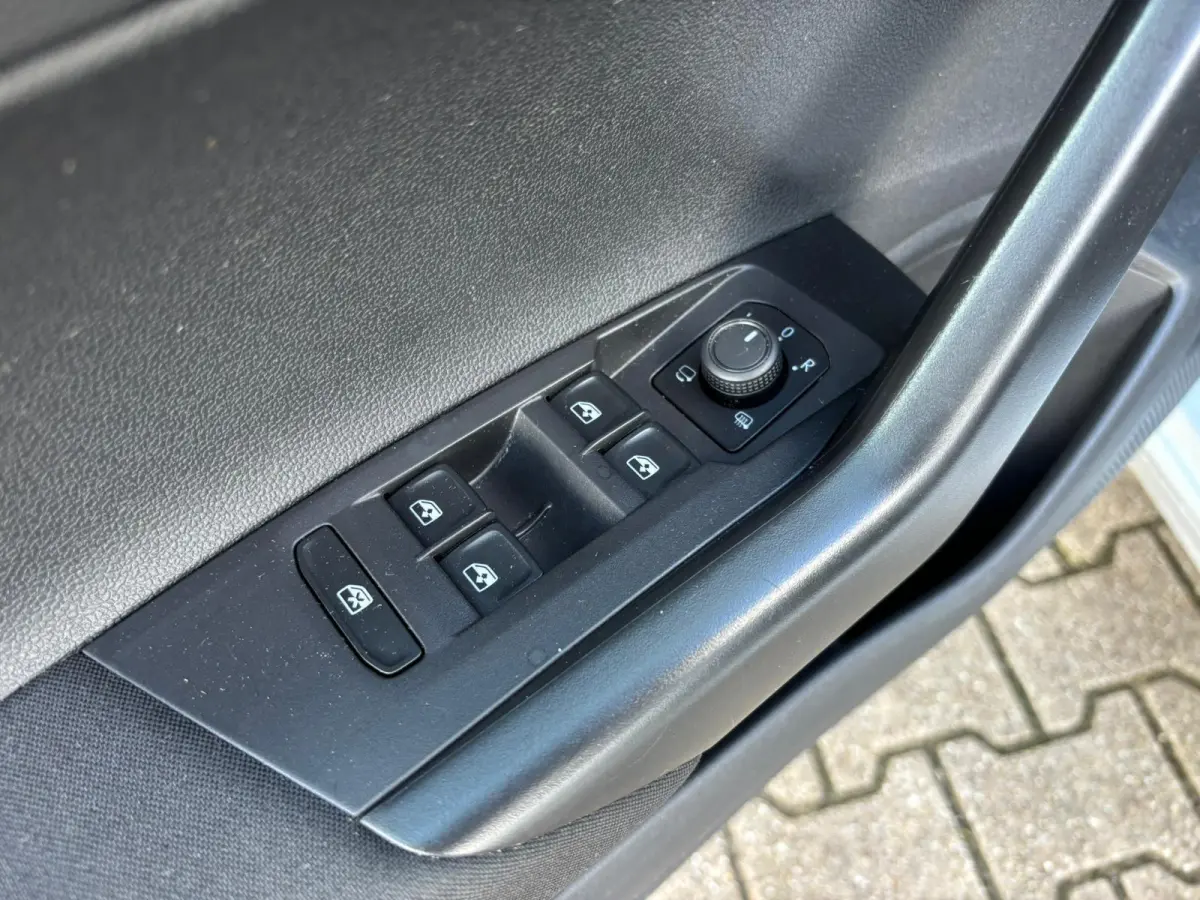 1.0 TSI Life | CARPLAY | ADAP. CRUISE | AIRCO |DIGI DASHBOARD | PDC |