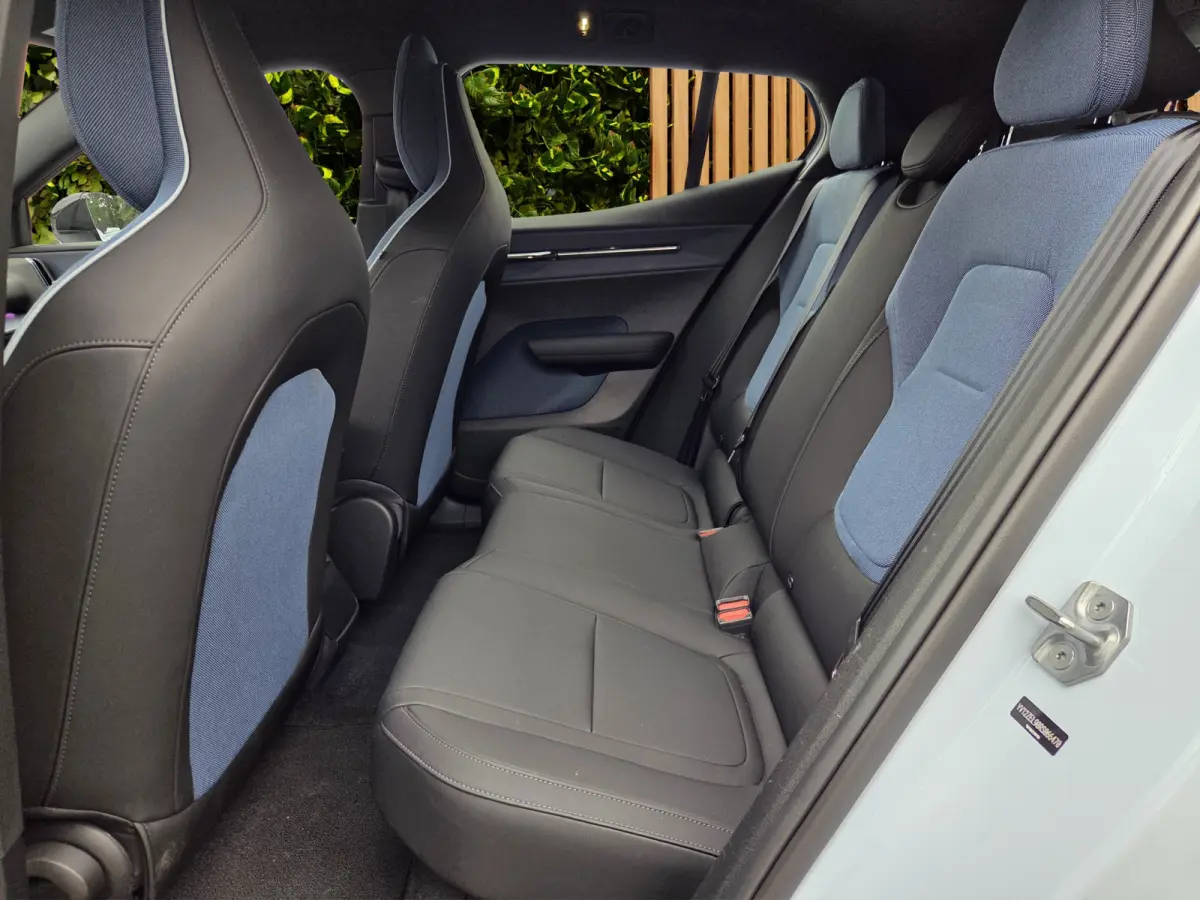 Single Motor Extended Range Plus 69 kWh | Trekhaak | Camera | Harman/Kardon | Sfeerverlichting | 19" Velgen