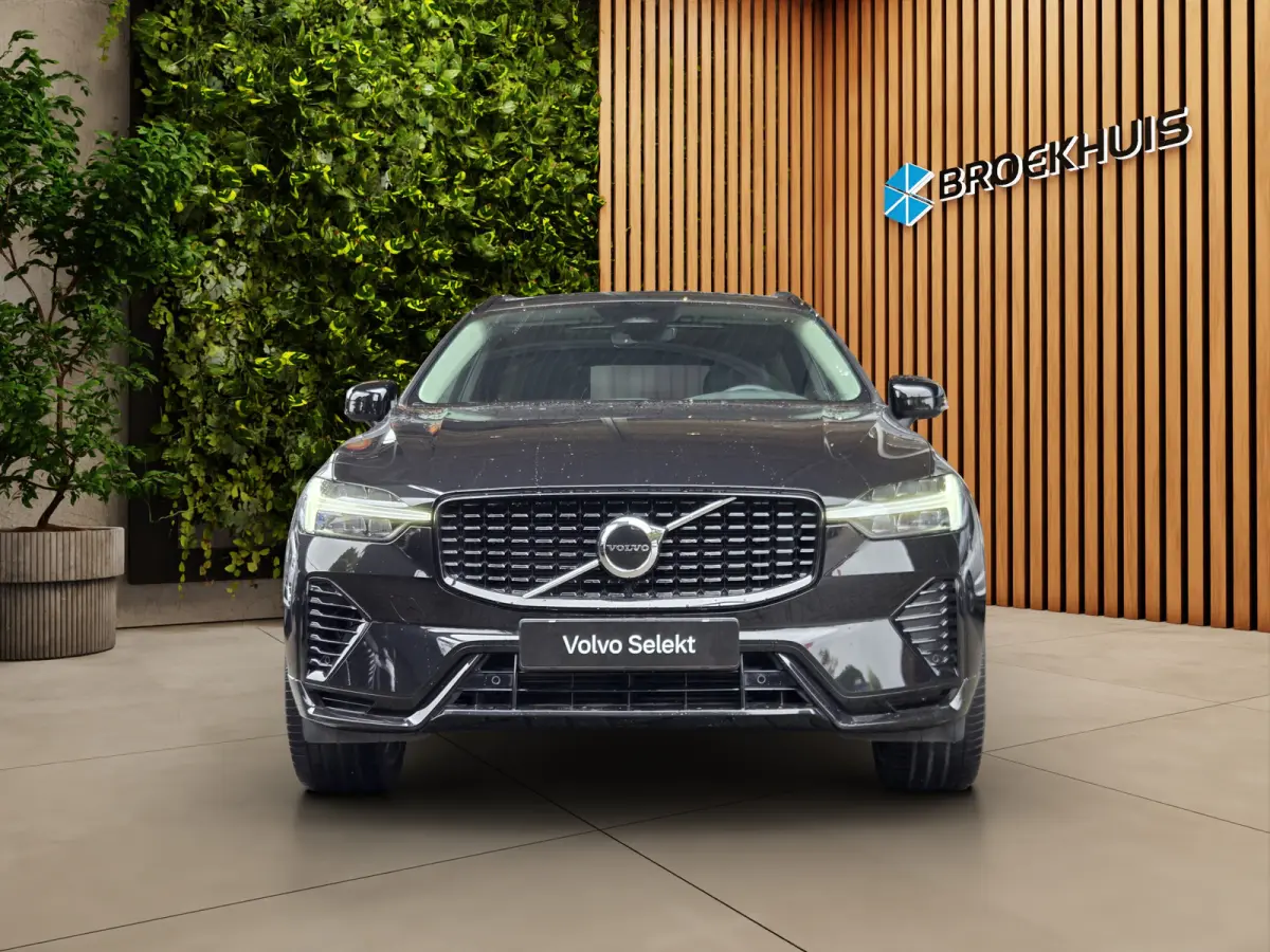 2.0 T6 Plug-in hybrid AWD Plus Dark | Panoramadak | Memory | Camera | Stuur/stoelverwarming | 21" Velgen
