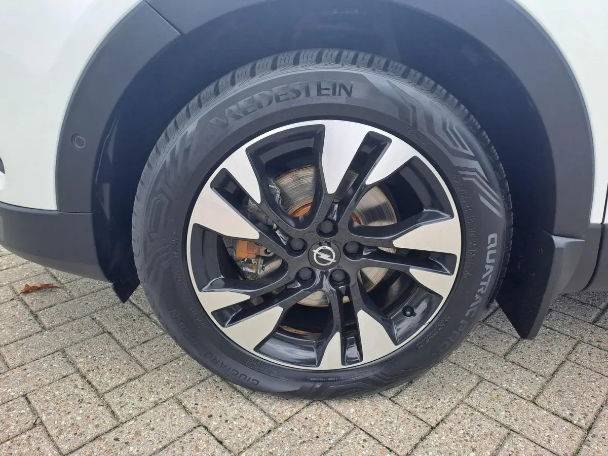 1.2 Turbo Innovation | Stuurverwarming | Stoelverwarming | Navigatie | Achteruitrijcamera | Lane assist | Privacy glas | Afneembare Trekhaak |