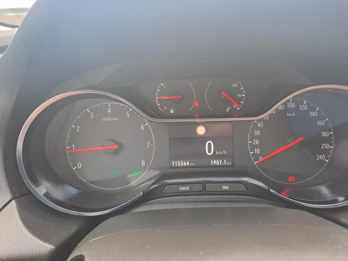 1.2 Turbo Innovation | Stuurverwarming | Stoelverwarming | Navigatie | Achteruitrijcamera | Lane assist | Privacy glas | Afneembare Trekhaak |