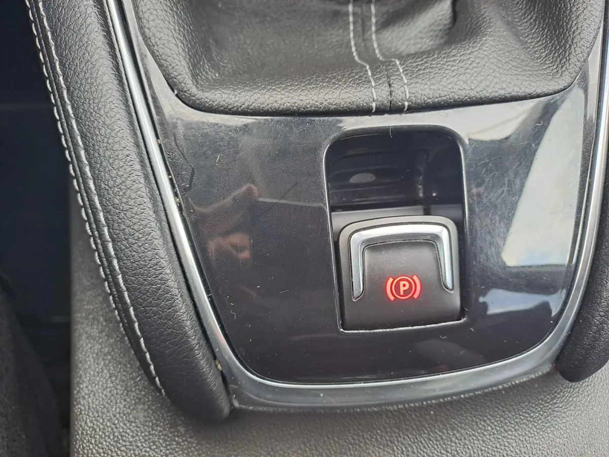 1.2 Turbo Innovation | Stuurverwarming | Stoelverwarming | Navigatie | Achteruitrijcamera | Lane assist | Privacy glas | Afneembare Trekhaak |