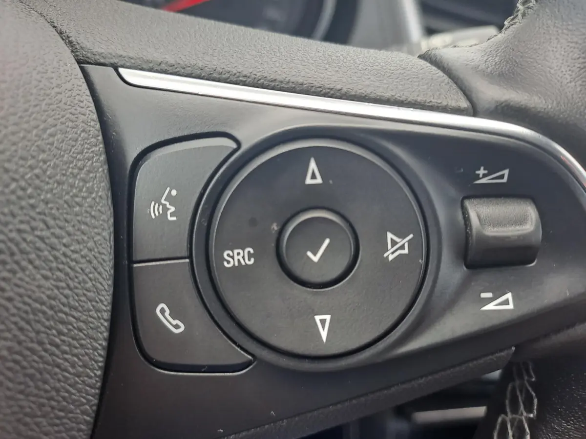 1.2 Turbo Innovation | Stuurverwarming | Stoelverwarming | Navigatie | Achteruitrijcamera | Lane assist | Privacy glas | Afneembare Trekhaak |