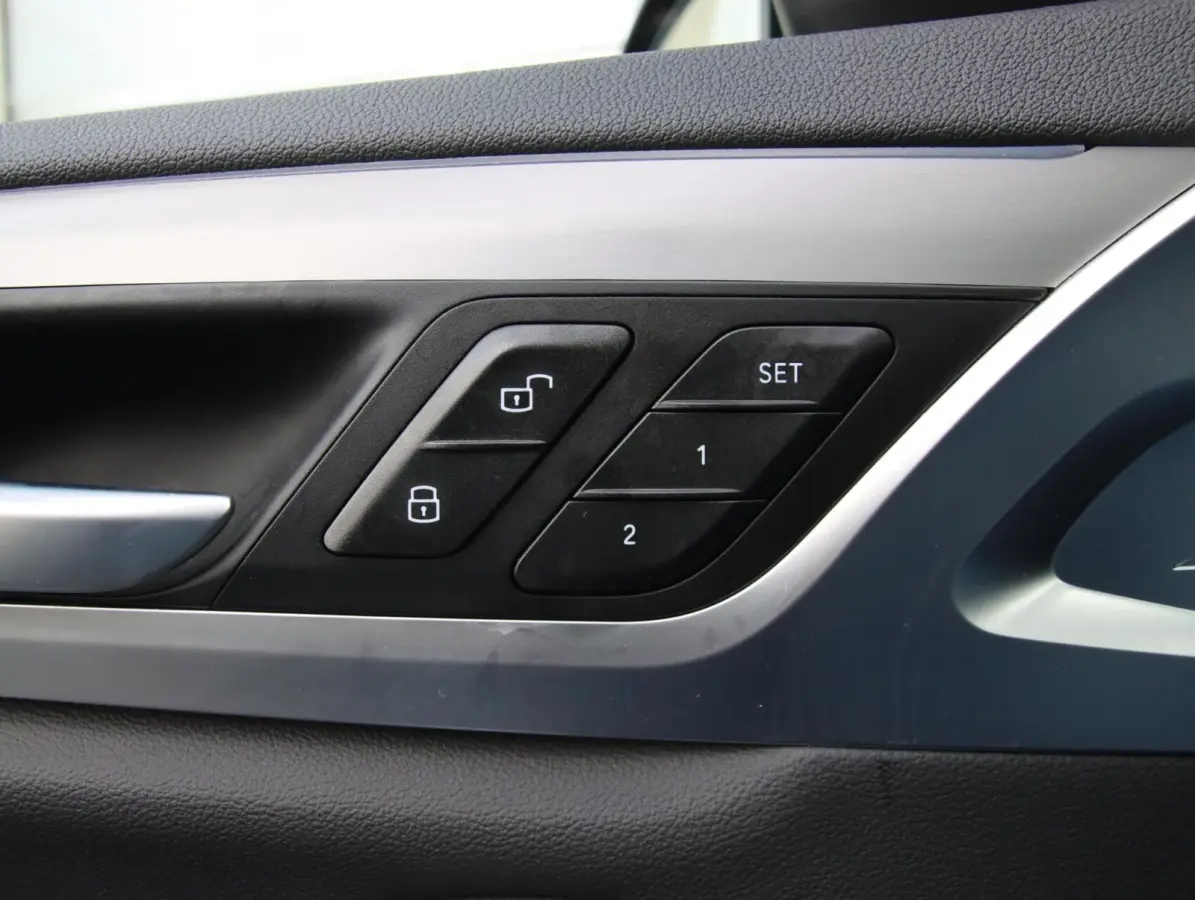 High Executive 80 kWh M-sport | SOH 97,2% | Panoramadak