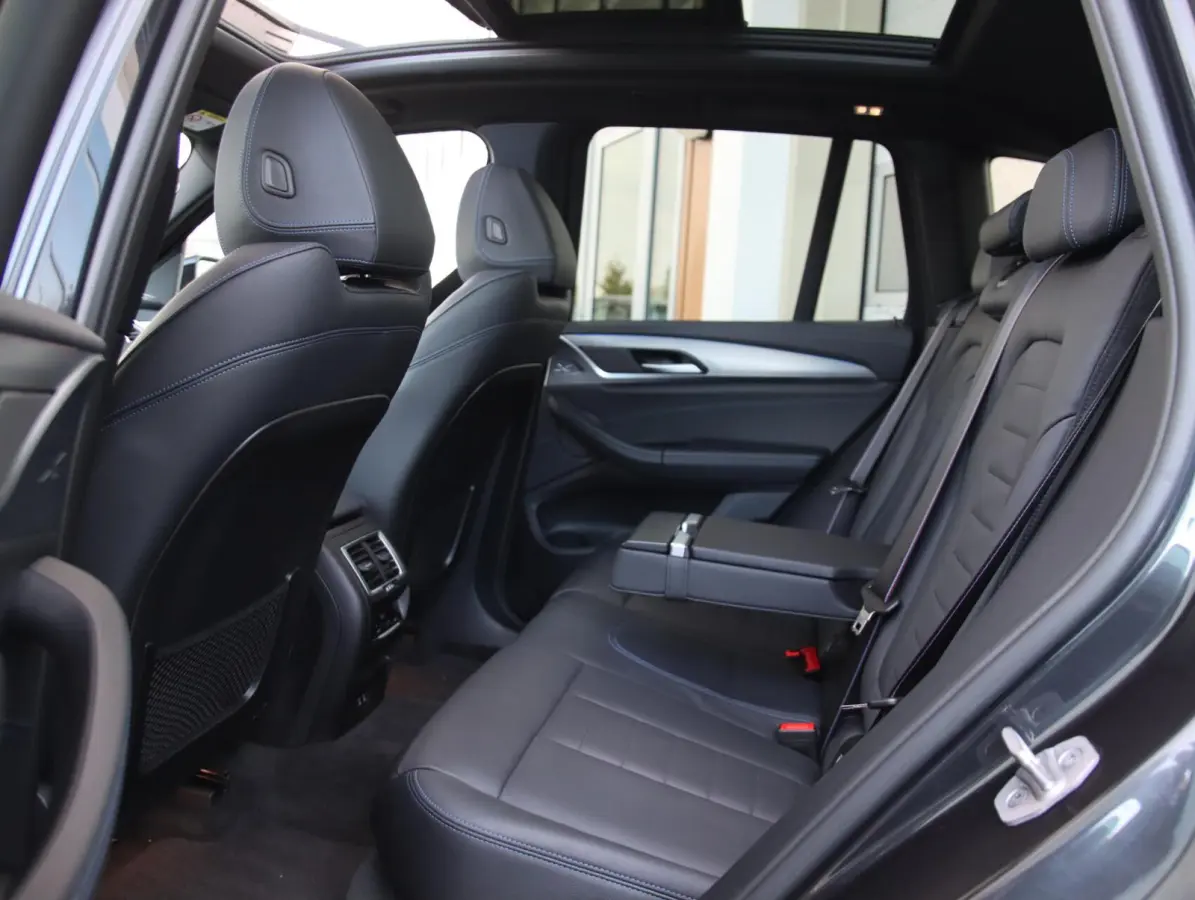 High Executive 80 kWh M-sport | SOH 97,2% | Panoramadak