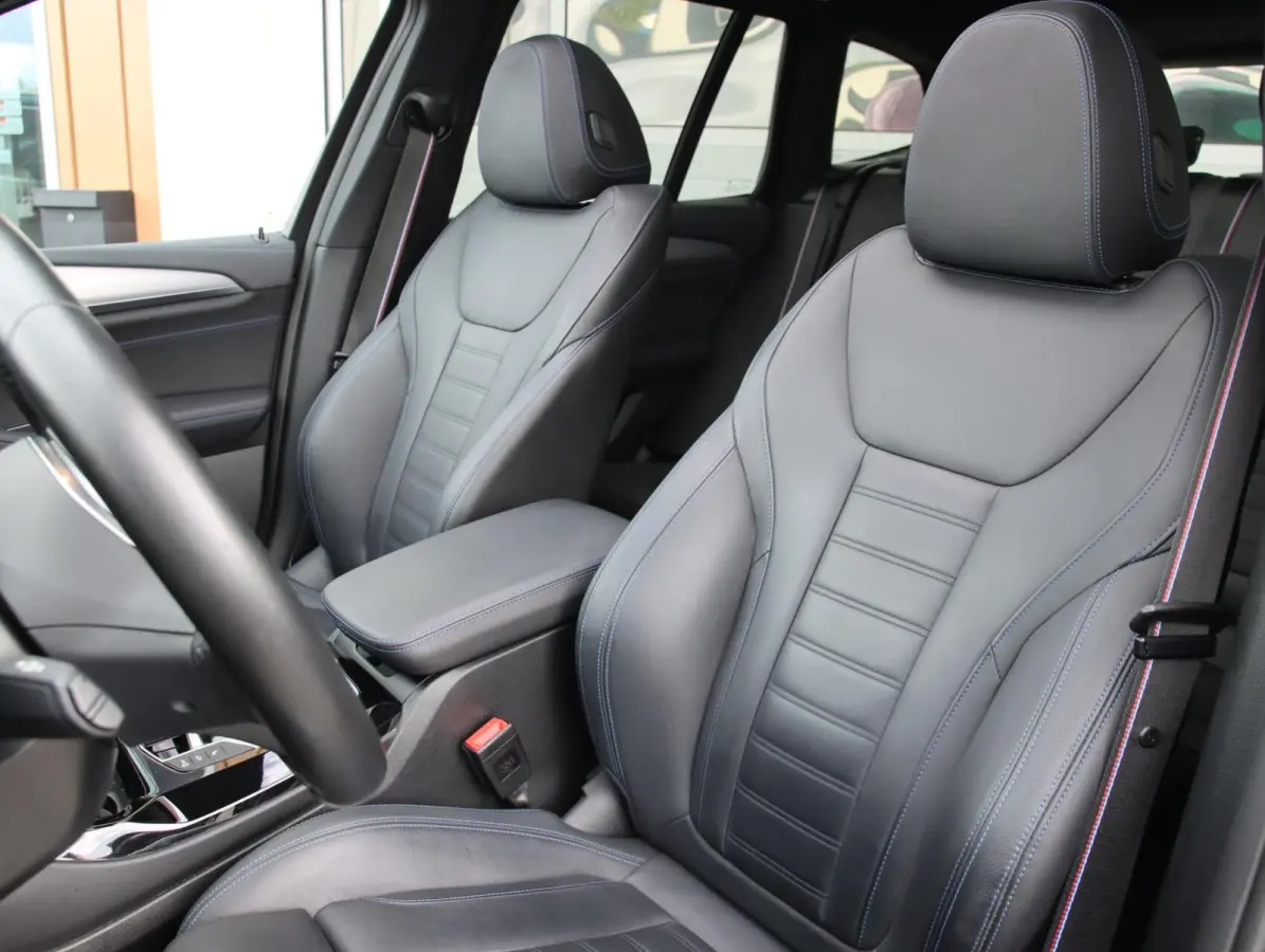 High Executive 80 kWh M-sport | SOH 97,2% | Panoramadak