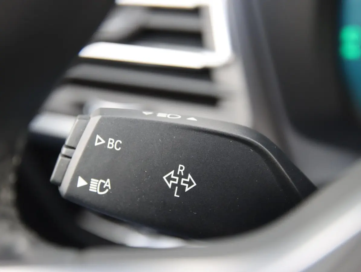 High Executive 80 kWh M-sport | SOH 97,2% | Panoramadak