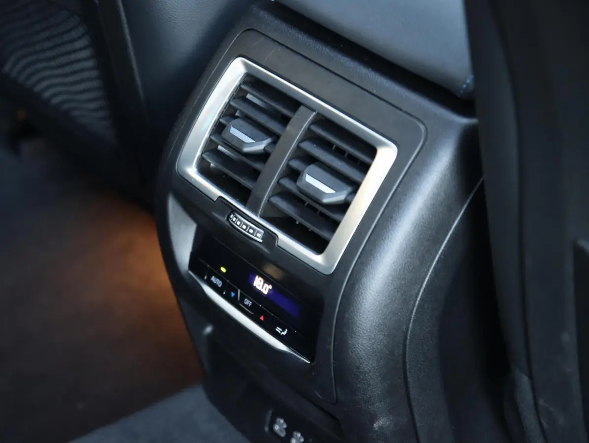 High Executive 80 kWh M-sport | SOH 97,2% | Panoramadak