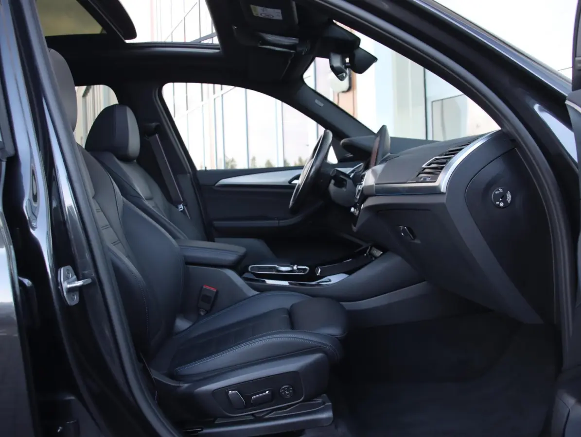 High Executive 80 kWh M-sport | SOH 97,2% | Panoramadak
